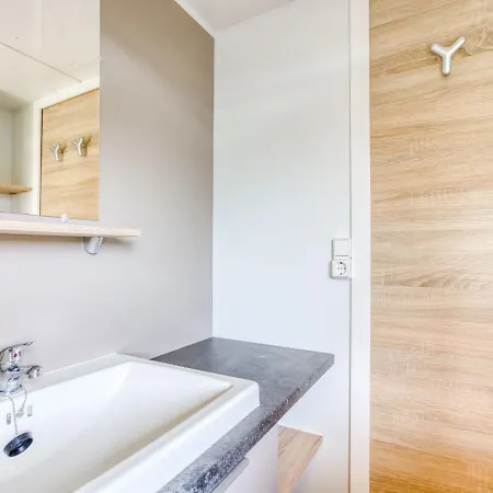 בית נופש Cosy Mobile In With Swimming Pool *