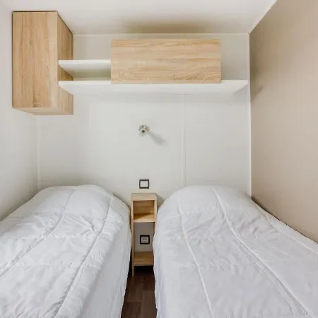 Cosy Mobile In With Swimming Pool בית נופש *